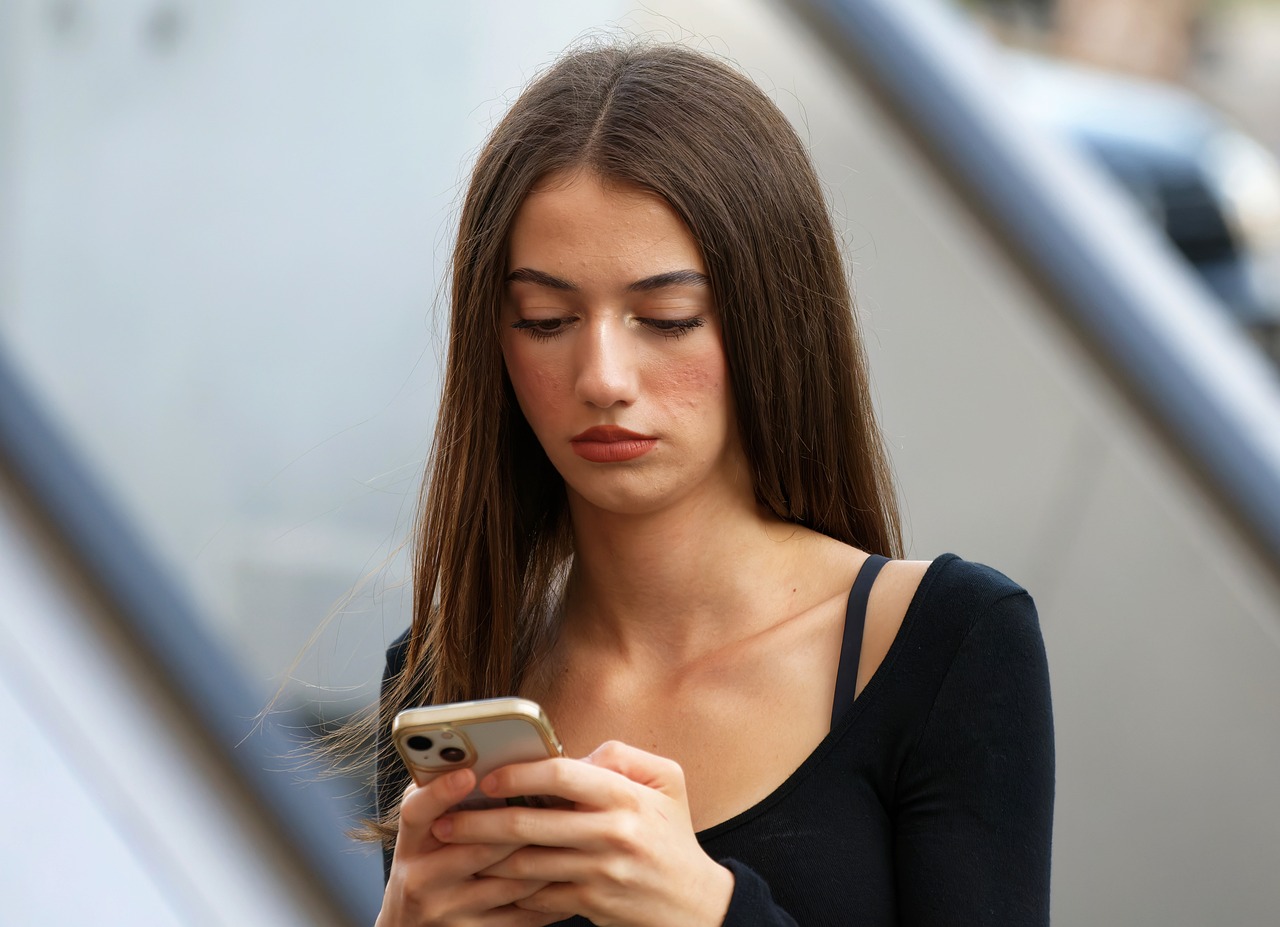 Is Your Smartphone Vulnerable to Hacking?